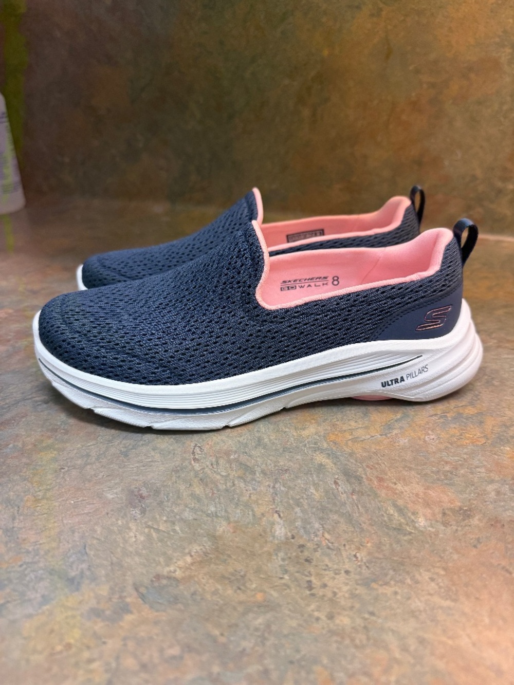 Sketchers Go Walk Shoes Size 7.5
